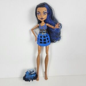 Monster High Robecca Steam Doll w/ Outfits 2011 Mattel